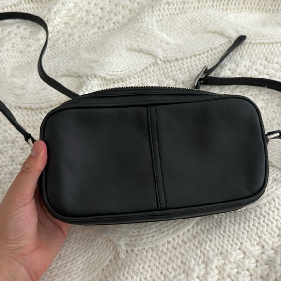 Vintage Coach Mini Zip Crossbody Bag Black Leather - Picture 2 of 4